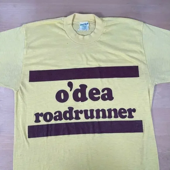 Vintage 70s yellow tshirt o'dea roadrunner tag size large - Picture 10 of 10